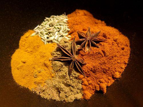 ادویه کاری چاشنی غذا یا دارو؟! (2 نکته مهم)