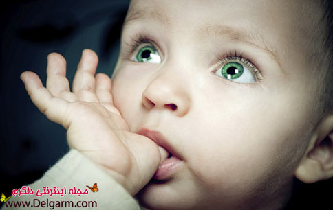 به چه دلیل کودکان انگشت خود را میمکند ؟ (2 نکته مهم)