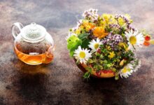 بهترین دمنوش ها برای درمان بی خوابی کدامند؟ (2 نکته مهم)