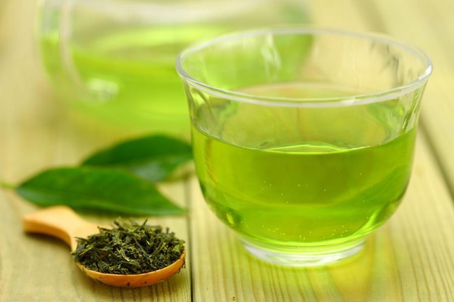 مضرات نوشیدن چای سبز پیش از خواب (2 نکته مهم) مضرات نوشیدن چای سبز پیش از خواب (2 نکته مهم)
