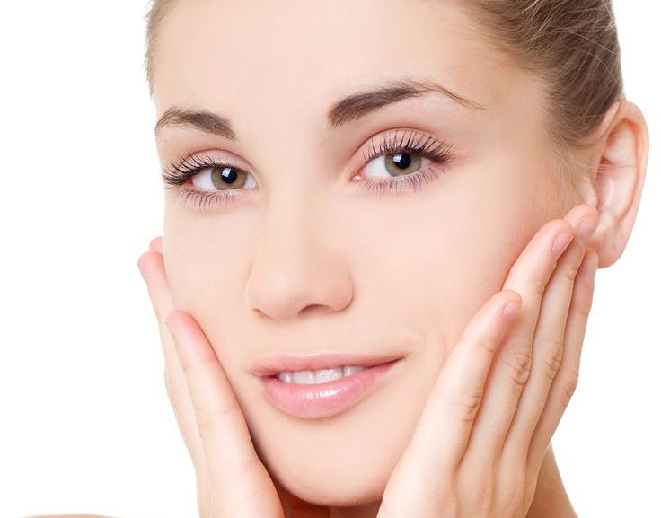 ۱۱ روش خانگی برای روشن شدن رنگ پوست (2 نکته مهم) ۱۱ روش خانگی برای روشن شدن رنگ پوست (2 نکته مهم)