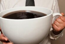 ۱۴ عارضه جبران ناپذیر نوشیدن بیش از حد قهوه (2 نکته مهم)