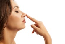 ۷ روش های اعجاب انگیز کوچک کردن بینی در طب سنتی (2 نکته مهم)