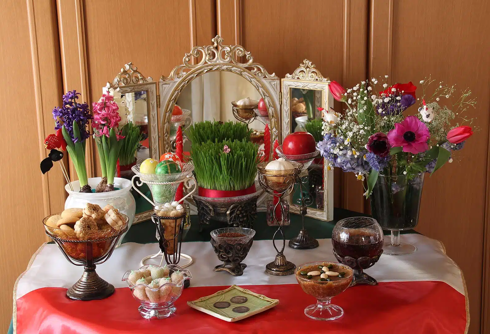 خوان نوروزی (+ تصاویر) اجزای اصلی خوان نوروزی و نمادشناسی آن