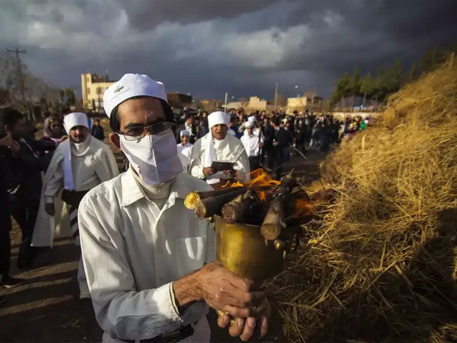 آیین‌ها و رسوم برگزاری جشن سده