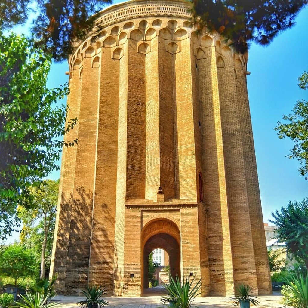 آشنایی با قدیمی ترین برج تهران