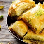 به همین سادگی باقلوای تبریزی درست کنید (مرحله به مرحله)