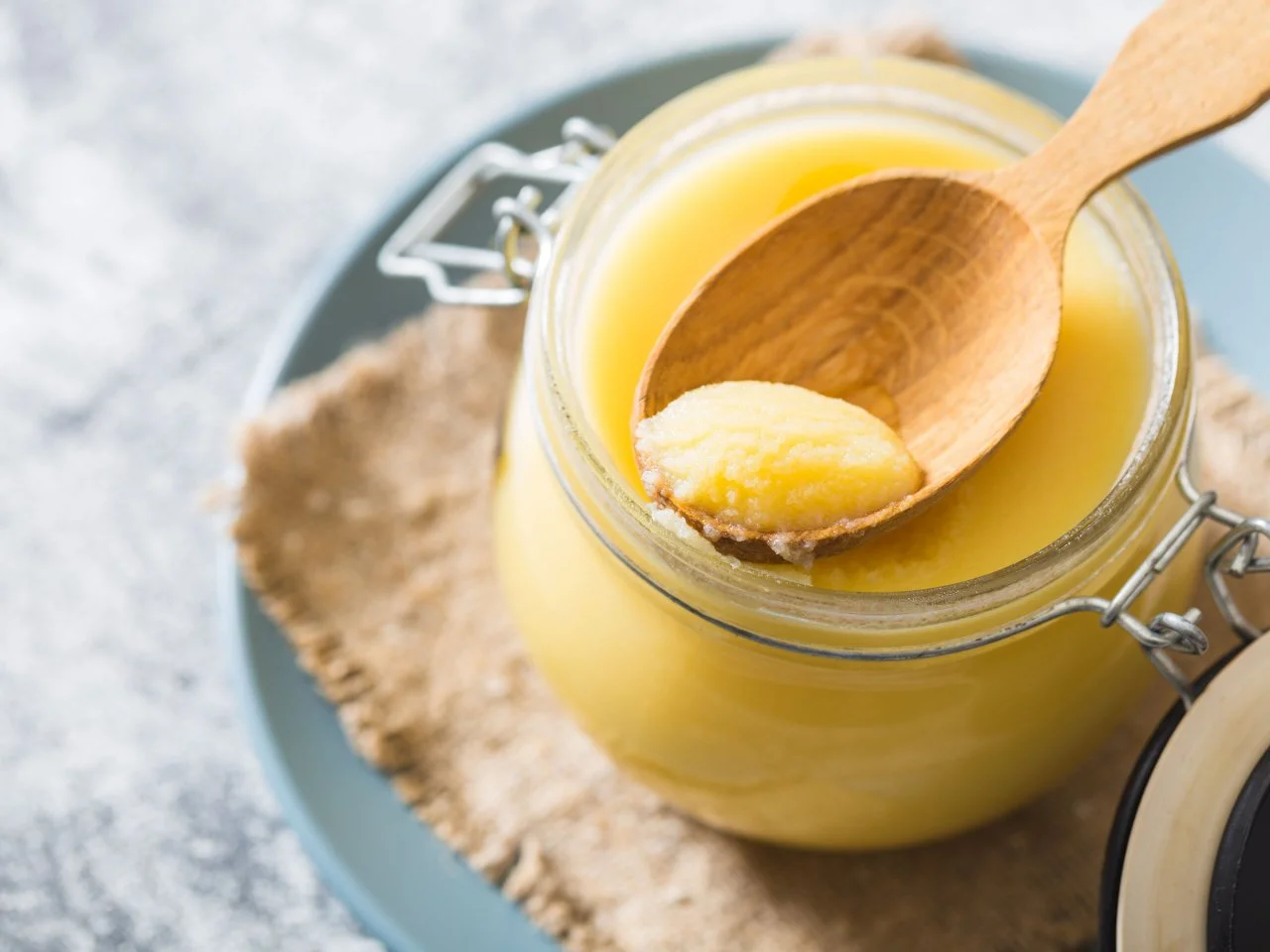 خواص روغن دنبه برای پوست: بررسی علمی یک سنت کهن در دنیای امروز