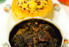 طرز تهیه قورمه سبزی با مرغ (مرحله به مرحله)