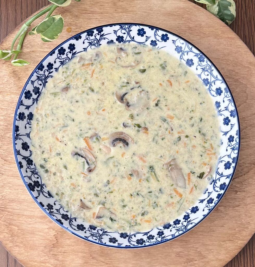 طرز تهیه سوپ شیر و خامه خوشمزه و مجلسی (فیلم آموزشی)
