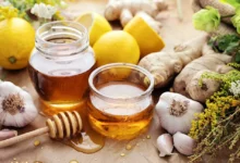 خواص سیر و عسل: نگاهی جامع به فواید، عوارض و نحوه مصرف