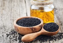 خواص شگفت‌انگیز سیاه دانه و عسل: راهنمای جامع مبتنی بر علم