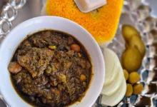 طرز تهیه قورمه سبزی مجلسی برای ۴ نفر (مرحله به مرحله)