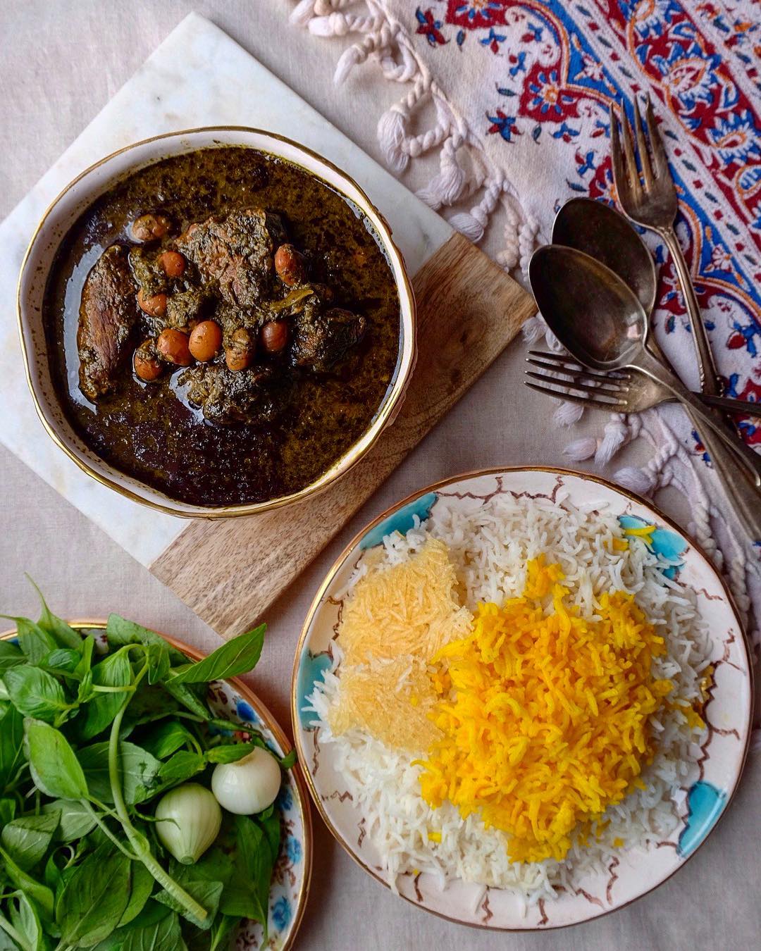 طرز تهیه قورمه سبزی در زودپز (مرحله به مرحله)