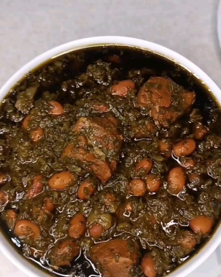 طرز تهیه قورمه سبزی قم (مرحله به مرحله)