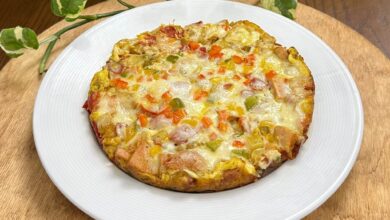 طرز تهیه پیتزا تخم‌مرغی ساده و سریع (فیلم آموزشی)
