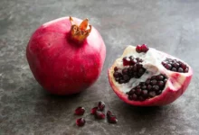 خواص شگفت‌انگیز انار برای سلامت و جوانی پوست: نگاهی جامع و علمی