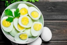 خواص تخم‌مرغ آب‌پز برای سلامت معده و دستگاه گوارش: بررسی علمی و جامع