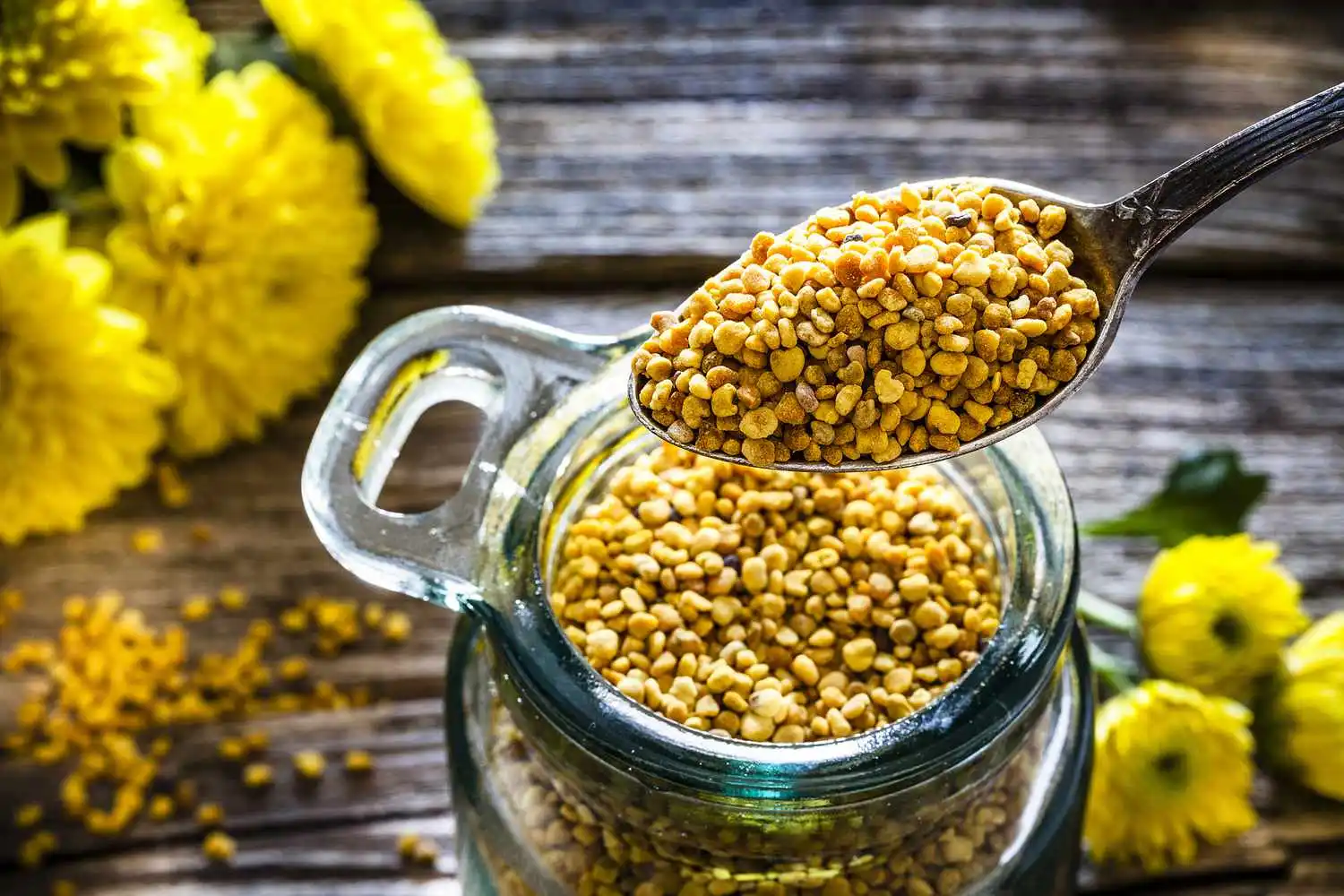 خواص شگفت‌انگیز گرده گل برای سلامت و زیبایی پوست و مو