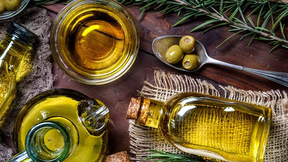 خواص روغن زیتون برای پوست: راهنمای کامل و علمی