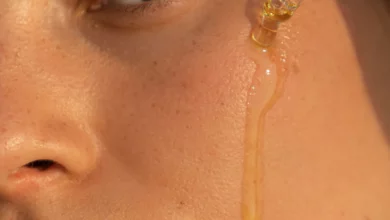 خواص شگفت‌انگیز روغن زیتون برای صورت: از مرطوب‌کنندگی تا مقابله با پیری