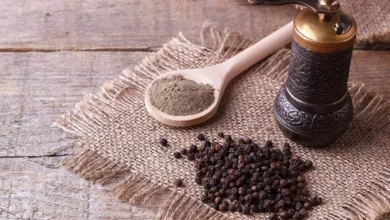 خواص فلفل سیاه (پایپرین) برای سلامت زنان: راهنمای جامع علمی درباره فواید، نحوه مصرف و احتیاط‌ها