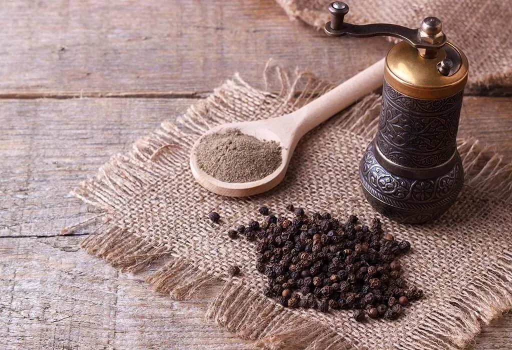 خواص فلفل سیاه (پایپرین) برای سلامت زنان: راهنمای جامع علمی درباره فواید، نحوه مصرف و احتیاط‌ها