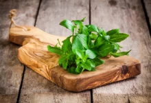 خواص ریحان برای پوست: راهنمای جامع و علمی برای پوستی سالم و درخشان