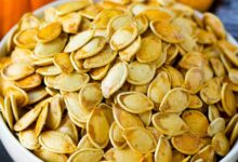 خواص شگفت‌انگیز تخمه کدو برای سلامت و رشد مو: راهنمای کامل و علمی