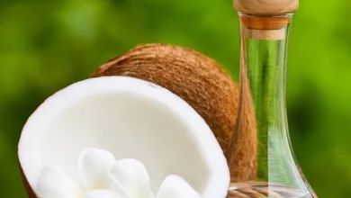 خواص شگفت‌انگیز روغن نارگیل برای مو: راهنمای جامع و علمی