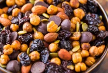 نخودچی کشمش در بارداری: راهنمای کامل فواید، خطرات و مصرف ایمن