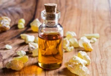 روغن کندر در ناف: از باورهای طب سنتی تا شواهد علمی | راهنمای کامل و بی‌طرفانه