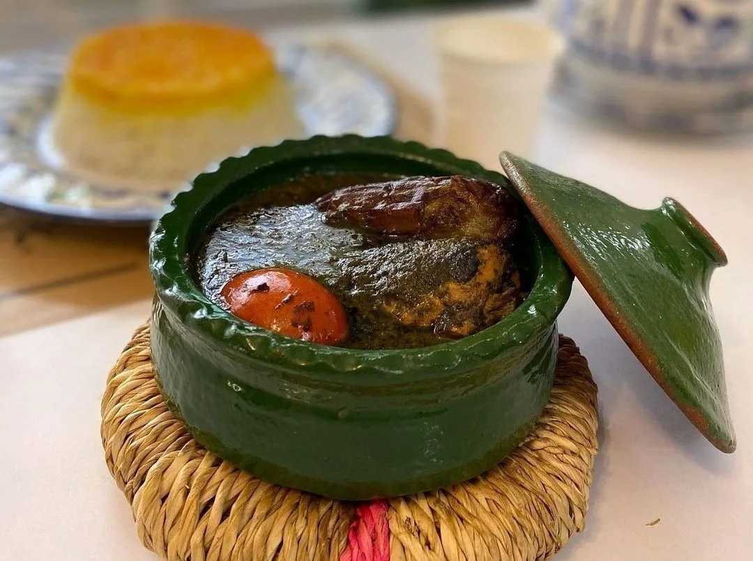 طرز تهیه سیر قلیه گیلانی (خوشمزه و مجلسی به سبک شمالی)