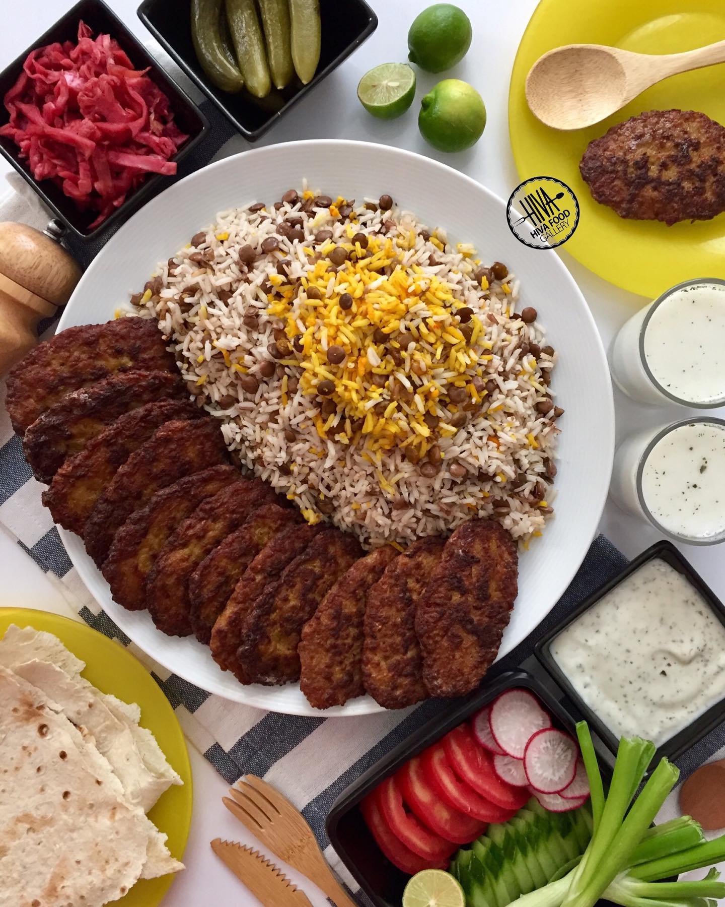 طرز تهیه عدس پلو با کتلت هیوا