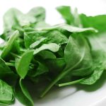 خواص اسفناج برای کم خونی (4 خاصیت شگفت انگیز)