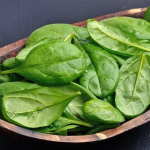 خواص اسفناج برای زنان (5 خاصیت شگفت انگیز)