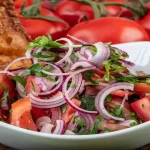 فواید خوردن پیاز خام با غذا (6 تاثیر شگفت انگیز)