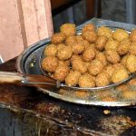 چه کنیم روغن فلافل کف نکند ؟ (2 نکته ساده)